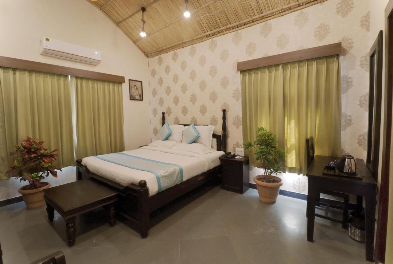 Keshav Resort Udaipur Luaran gambar