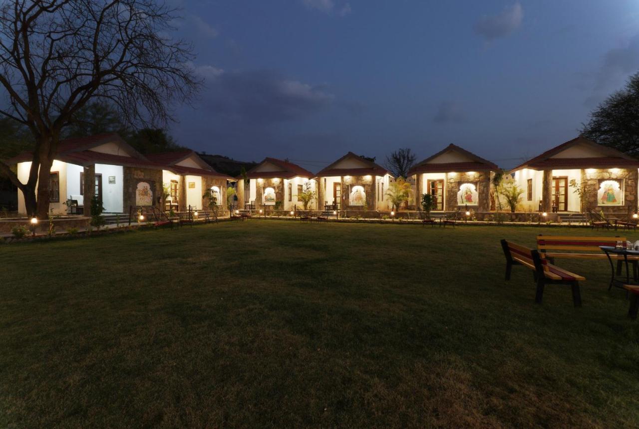 Keshav Resort Udaipur Luaran gambar