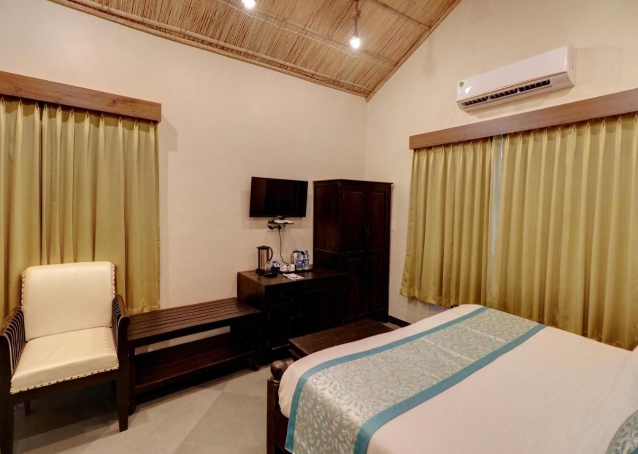 Keshav Resort Udaipur Luaran gambar