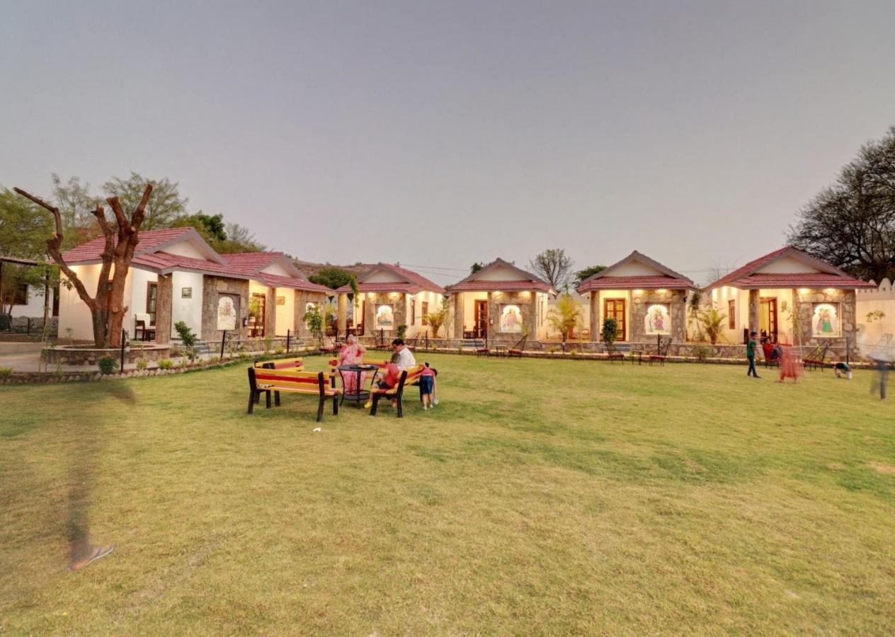 Keshav Resort Udaipur Luaran gambar