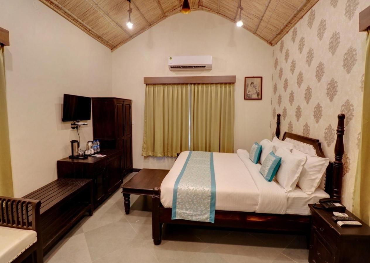 Keshav Resort Udaipur Luaran gambar