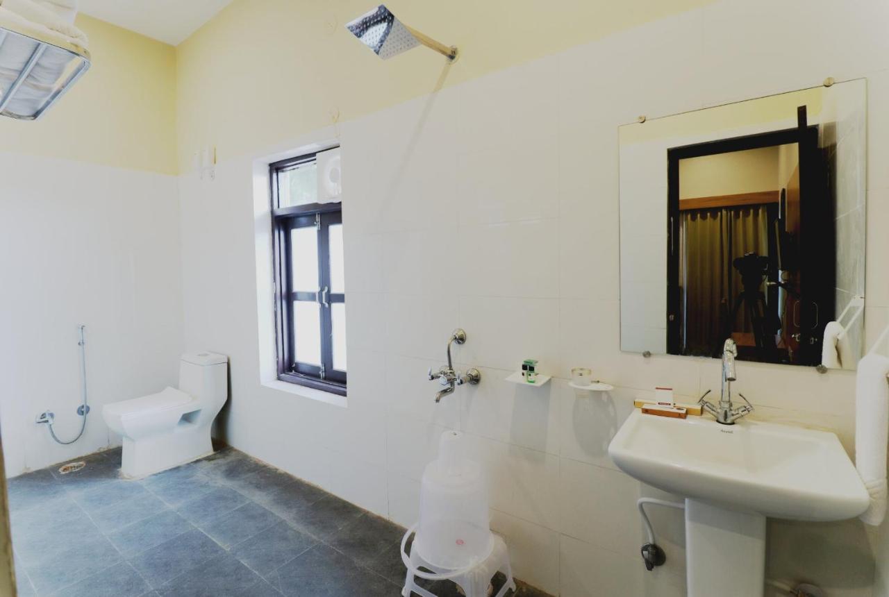 Keshav Resort Udaipur Luaran gambar