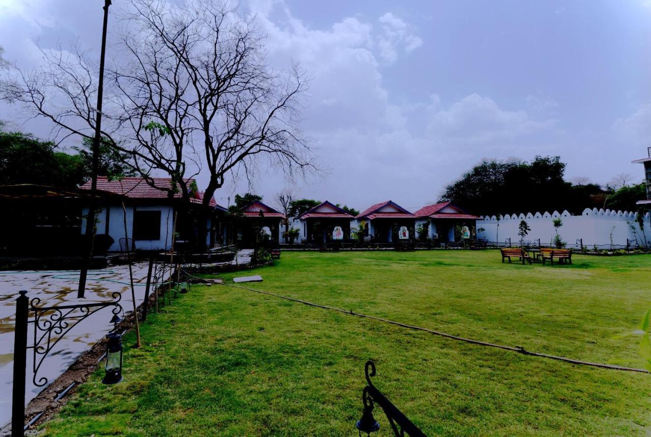 Keshav Resort Udaipur Luaran gambar
