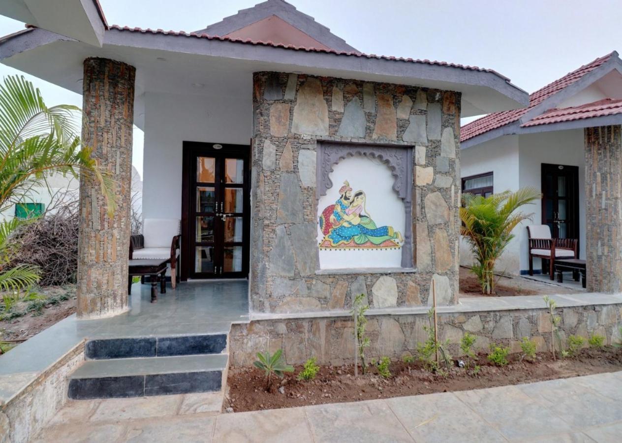 Keshav Resort Udaipur Luaran gambar