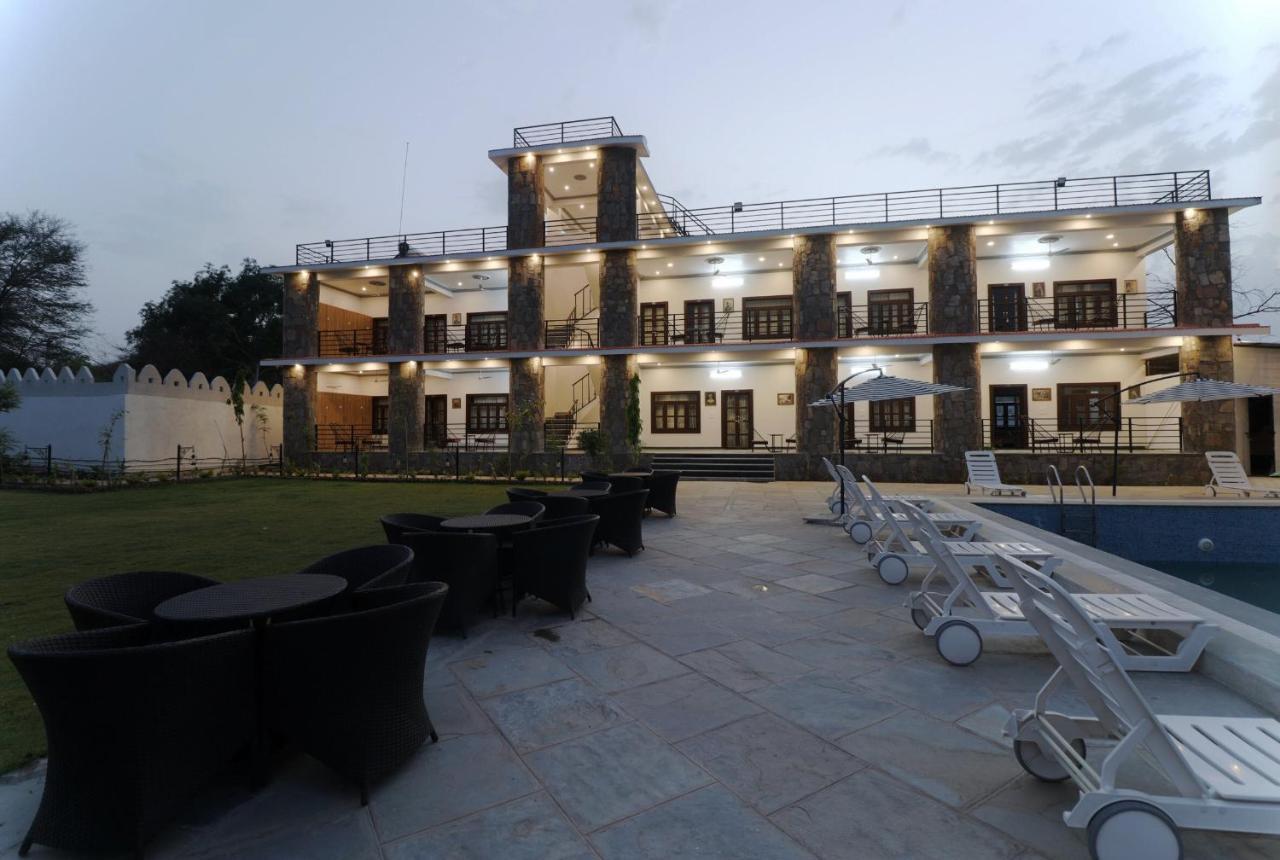 Keshav Resort Udaipur Luaran gambar