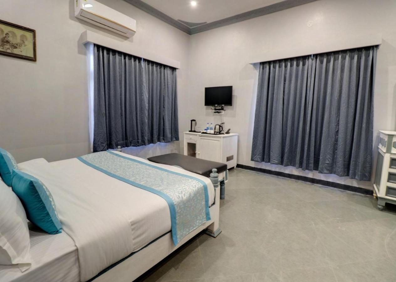Keshav Resort Udaipur Luaran gambar