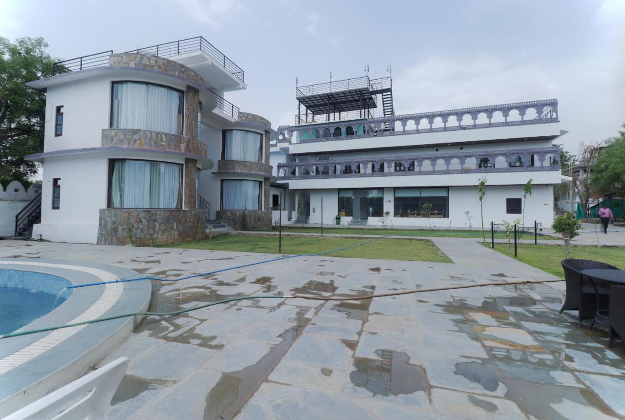 Keshav Resort Udaipur Luaran gambar