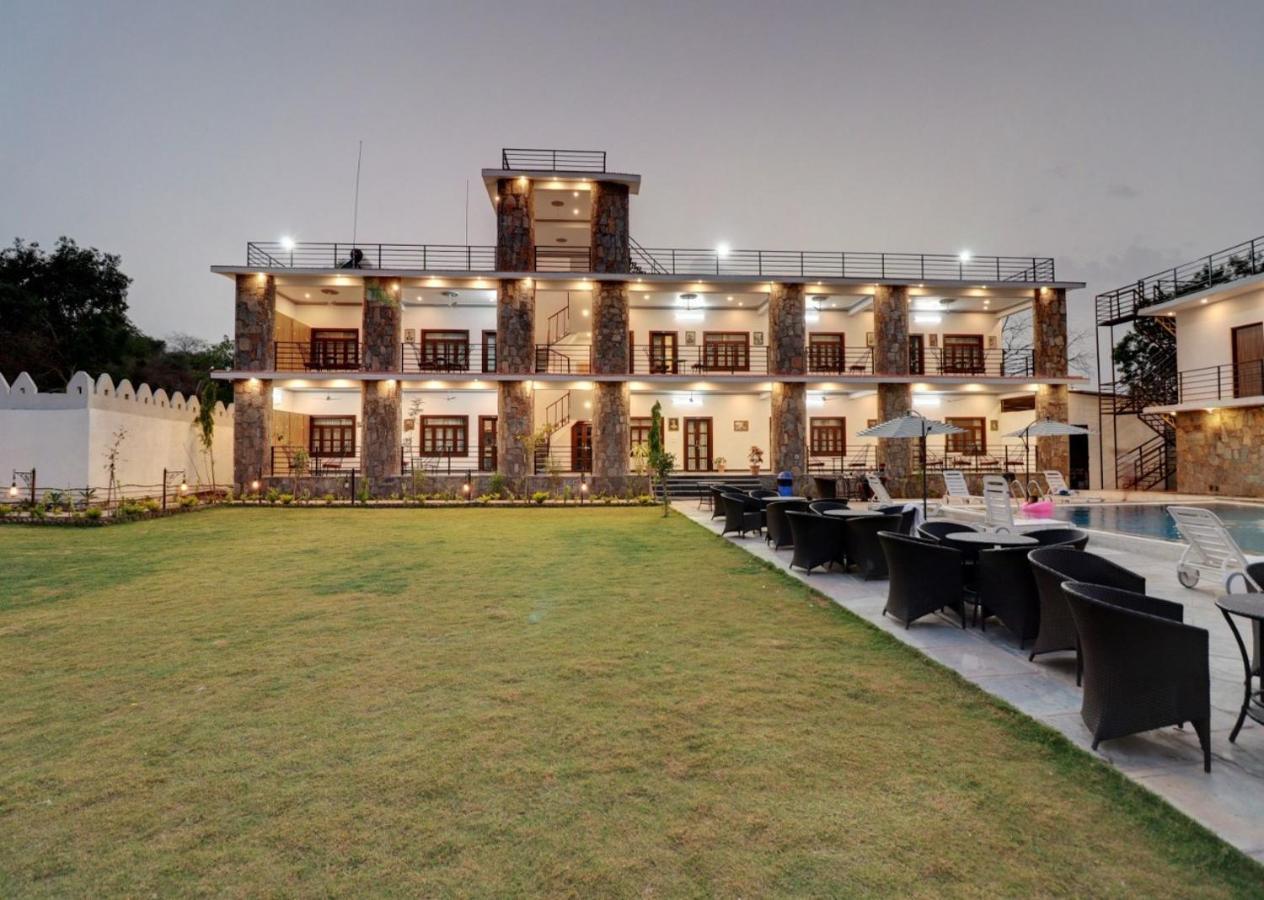 Keshav Resort Udaipur Luaran gambar