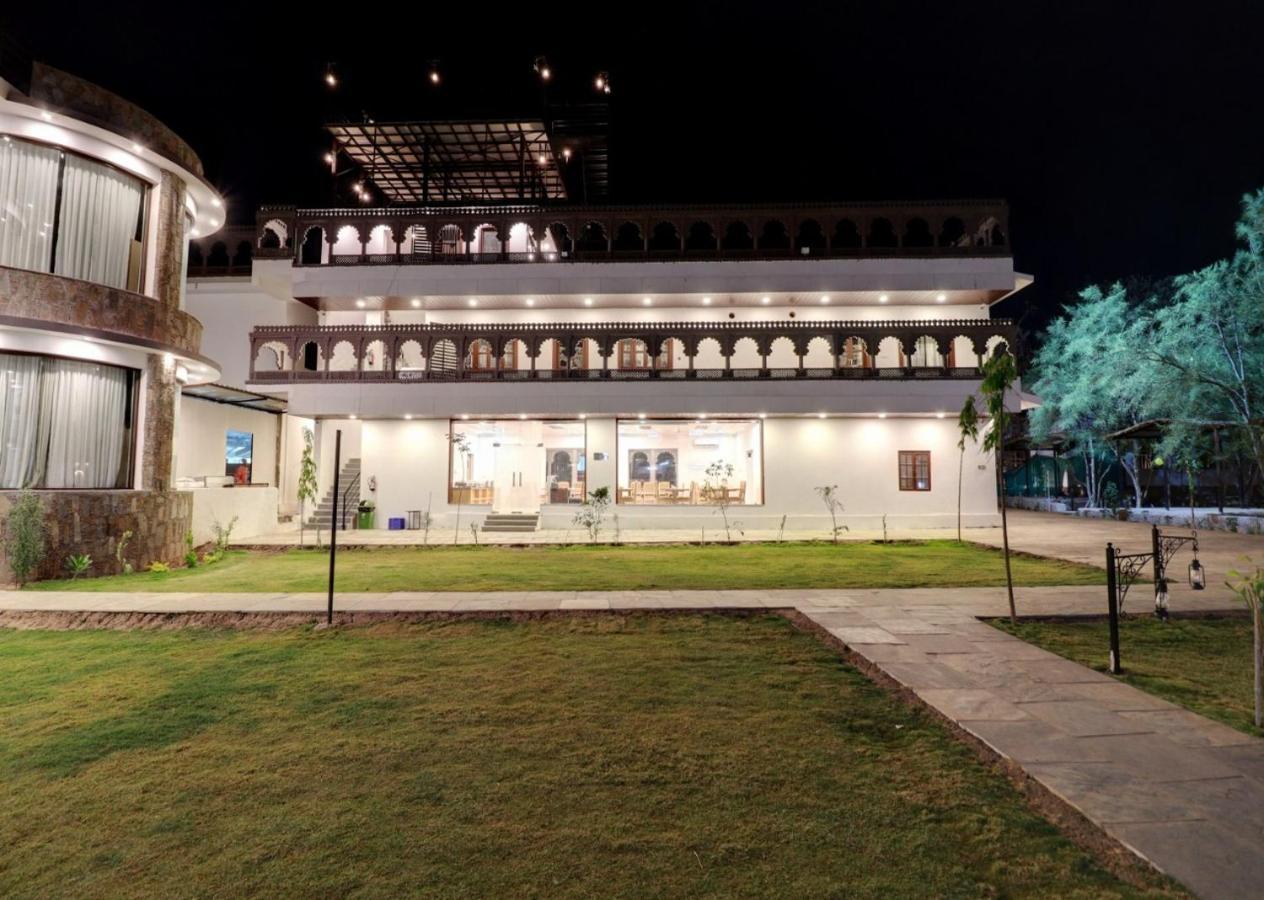Keshav Resort Udaipur Luaran gambar