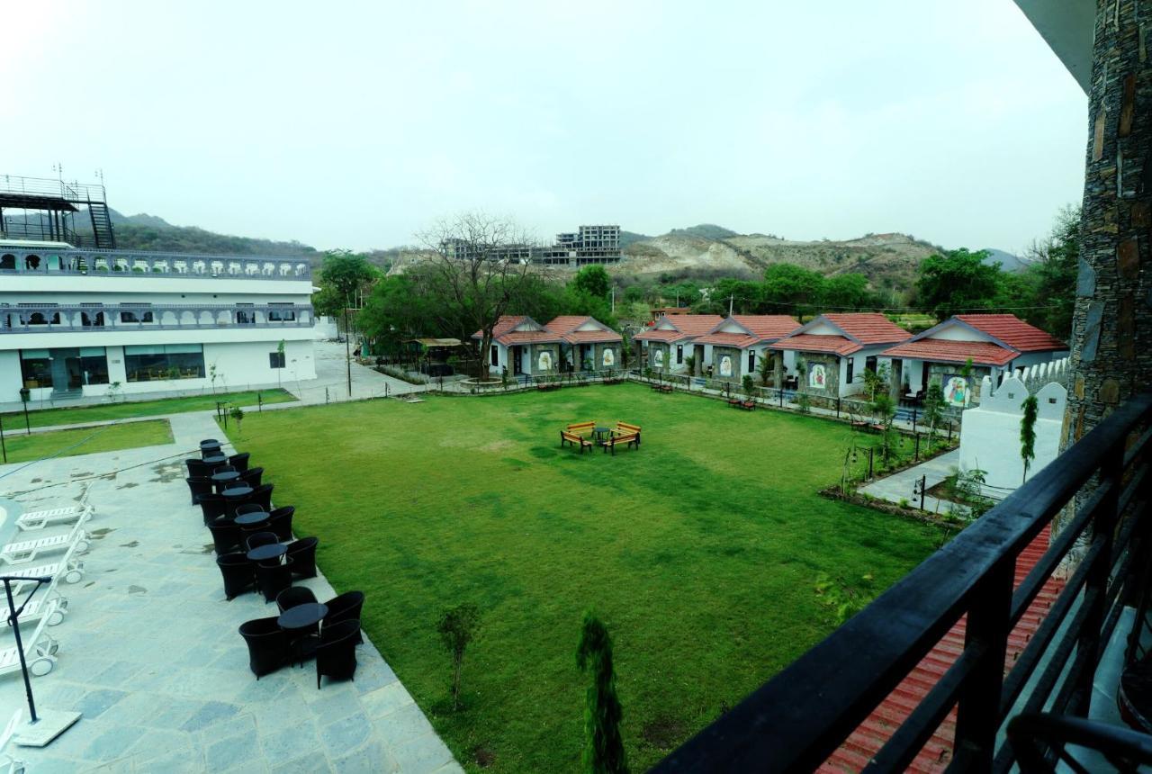 Keshav Resort Udaipur Luaran gambar