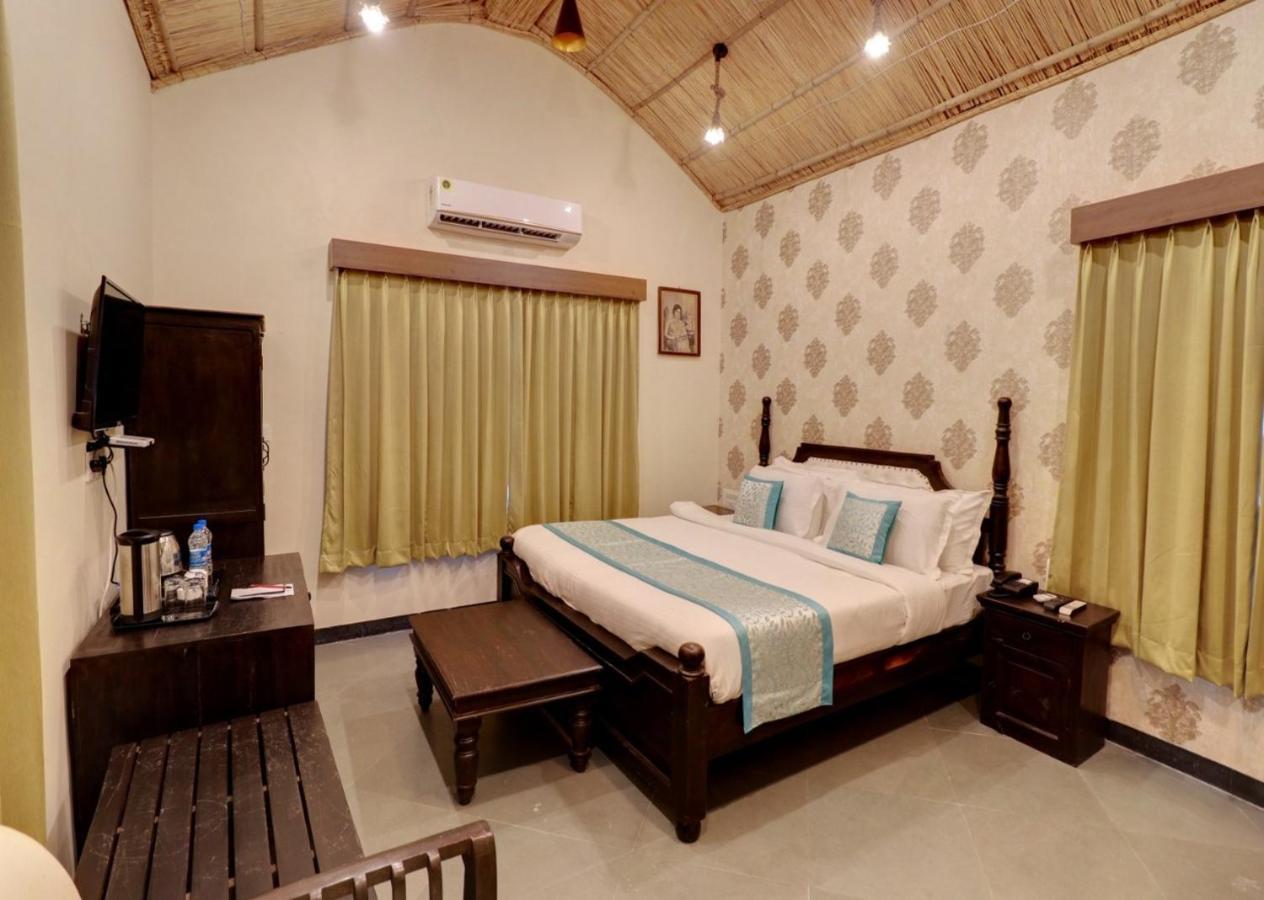 Keshav Resort Udaipur Luaran gambar