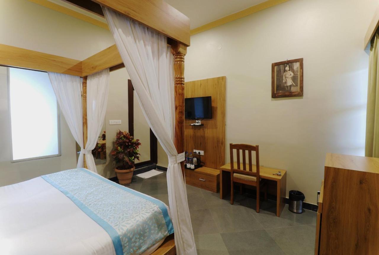Keshav Resort Udaipur Luaran gambar