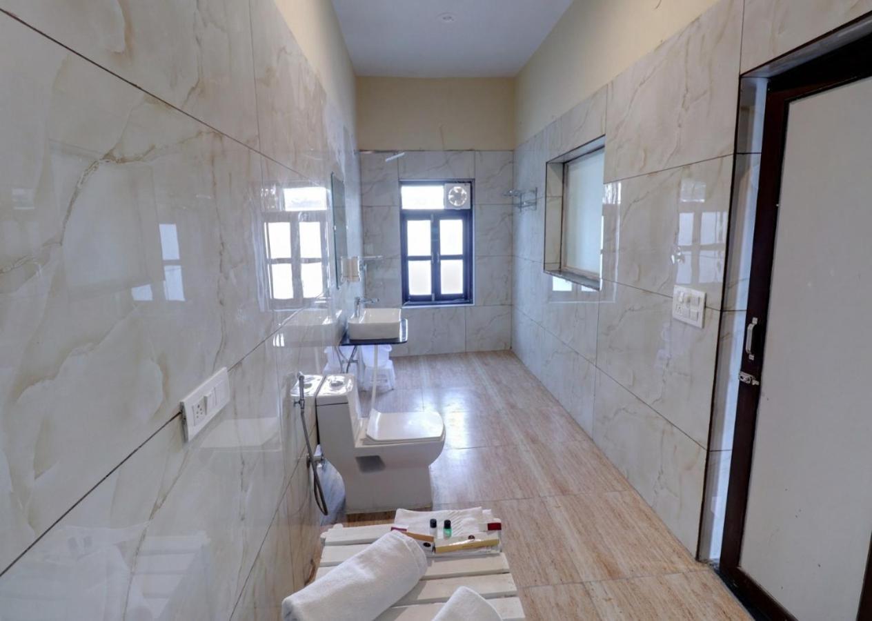 Keshav Resort Udaipur Luaran gambar